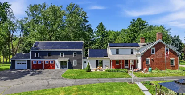 $1,100,000 | 131 Clement Road, Rollinsford, NH 03869