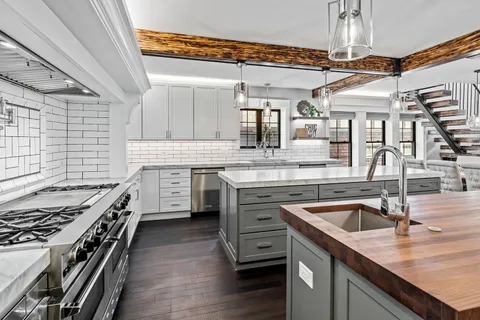 $1,565,000 | 2712 West Sunnyside Avenue, Chicago, IL 60625