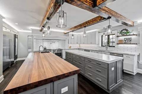 $1,565,000 | 2712 West Sunnyside Avenue, Chicago, IL 60625