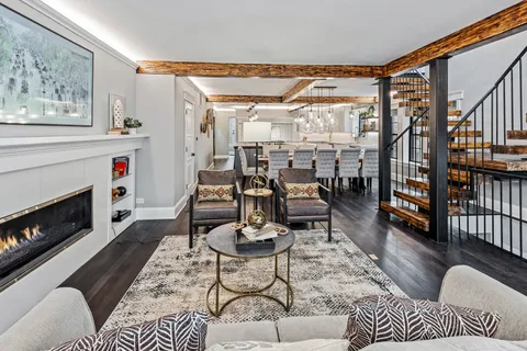 $1,565,000 | 2712 West Sunnyside Avenue, Chicago, IL 60625