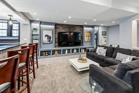 $1,565,000 | 2712 West Sunnyside Avenue, Chicago, IL 60625