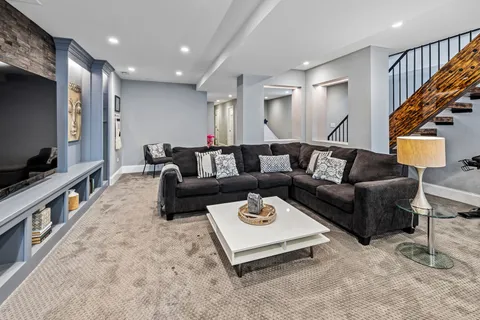 $1,565,000 | 2712 West Sunnyside Avenue, Chicago, IL 60625