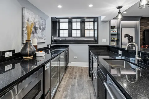 $1,565,000 | 2712 West Sunnyside Avenue, Chicago, IL 60625