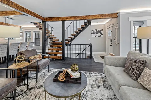 $1,565,000 | 2712 West Sunnyside Avenue, Chicago, IL 60625