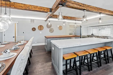 $1,565,000 | 2712 West Sunnyside Avenue, Chicago, IL 60625