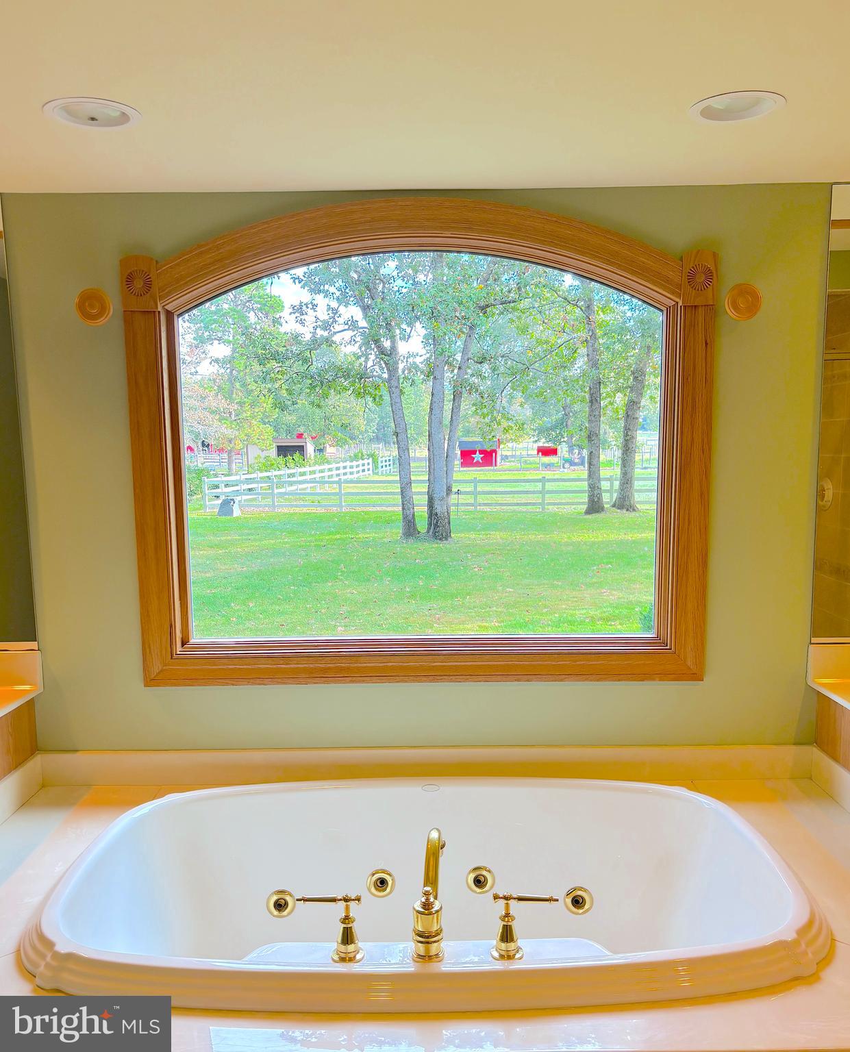 3138-3142 Moss Mill Road Hammonton, NJ 08037 - Photo 33 of 73 a bathroom with bathtub and window