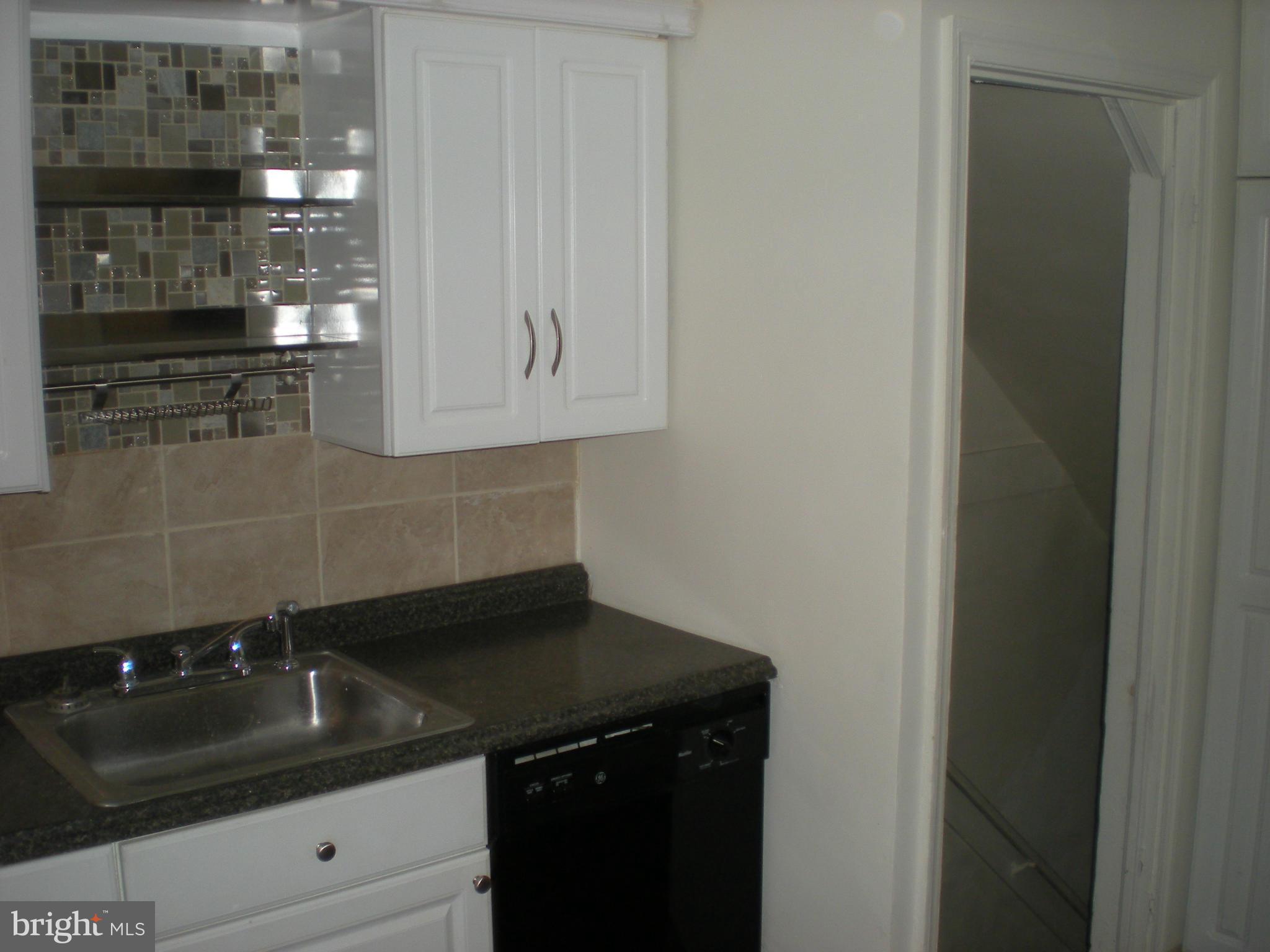 4204 Seidel Avenue Baltimore, MD 21206 - Photo 5 of 22 Kitchen