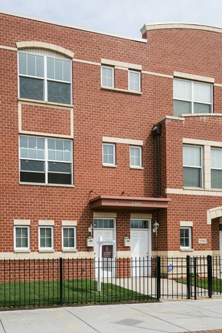2314 East 71st Street, Unit B Chicago, IL 60649 - Photo 1 of 19 a building view