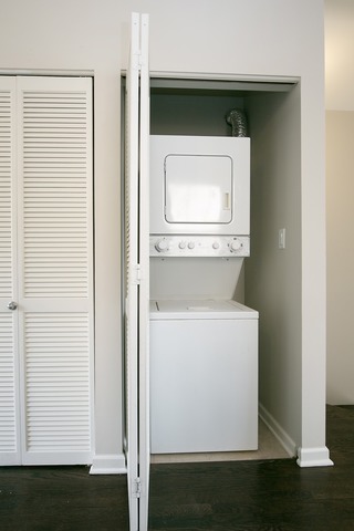 2314 East 71st Street, Unit B Chicago, IL 60649 - Photo 12 of 19 a view of washer and dryer
