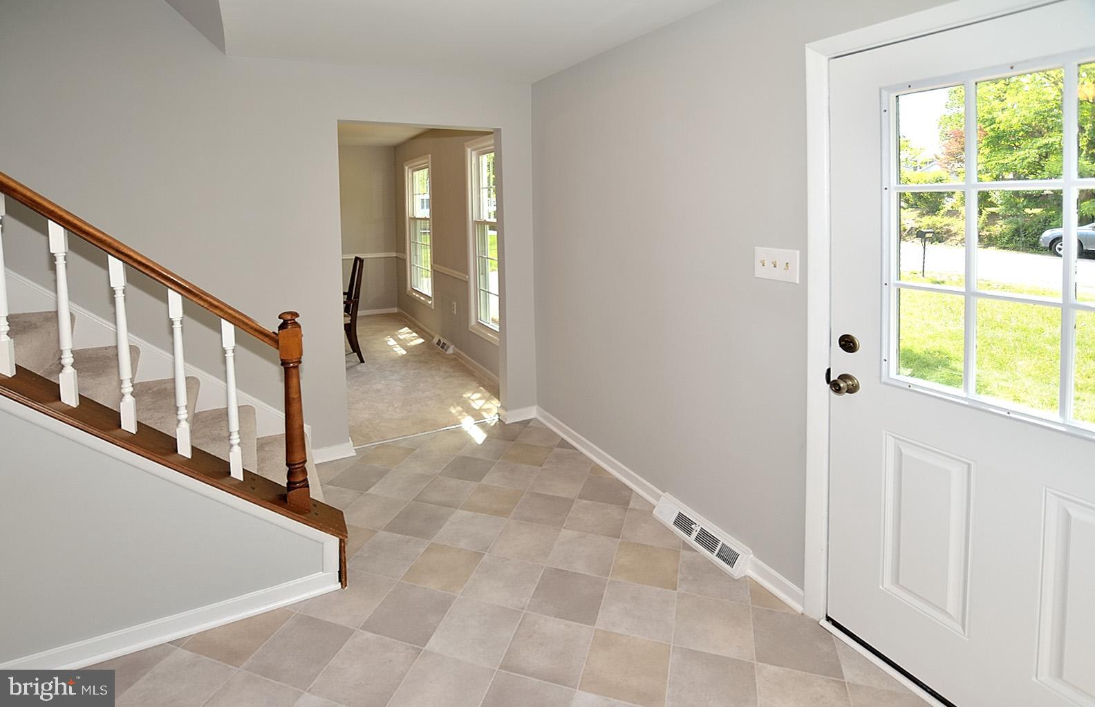 2121 Thomas View Road Reston, VA 20191 - Photo 13 of 30 Foyer Entrane