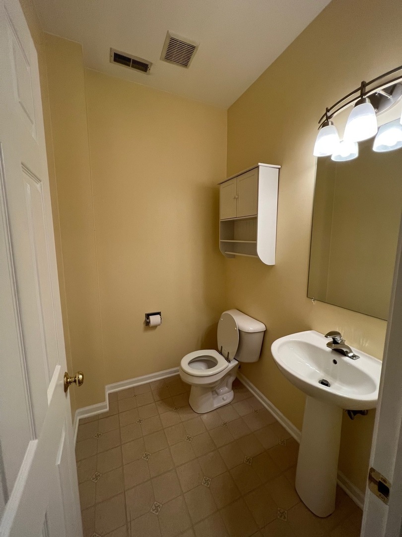 907 Genesee Drive Naperville, IL 60563 - Photo 17 of 23