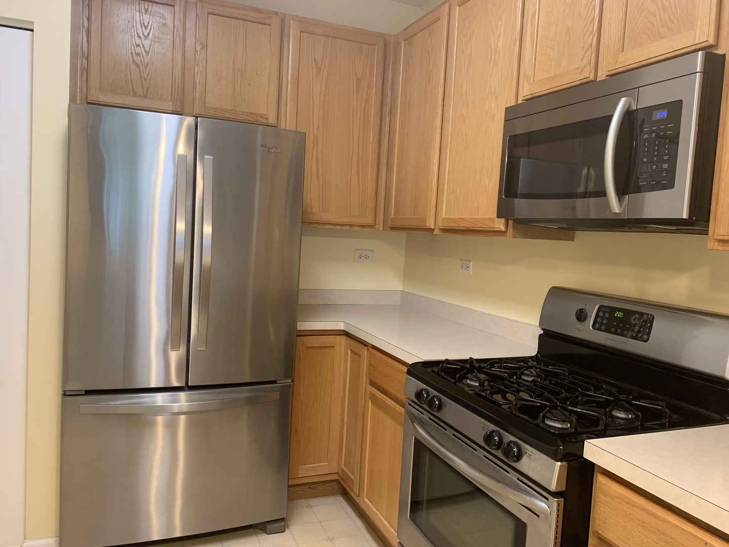 907 Genesee Drive Naperville, IL 60563 - Photo 3 of 23