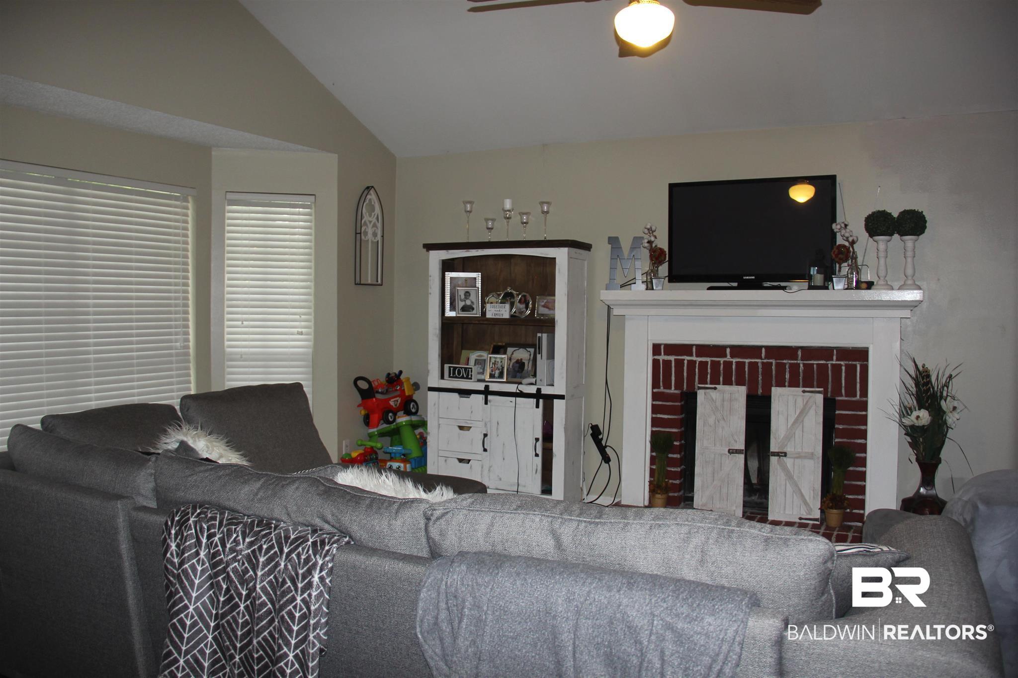 112 Leigh Circle Daphne, AL 36526 - Photo 4 of 24