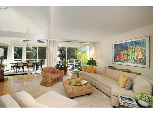 $1,025,000 | 4141 Southwest Washouga Avenue, Portland, OR 97239