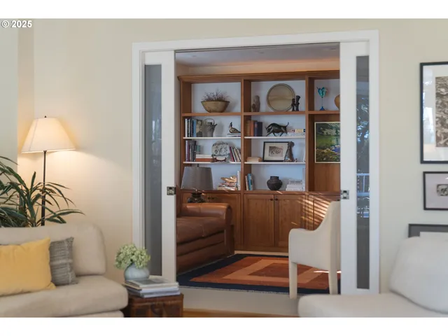 $1,025,000 | 4141 Southwest Washouga Avenue, Portland, OR 97239