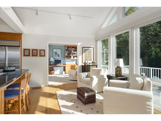 $1,025,000 | 4141 Southwest Washouga Avenue, Portland, OR 97239