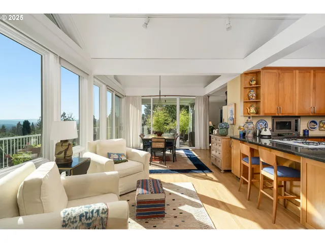 $1,025,000 | 4141 Southwest Washouga Avenue, Portland, OR 97239