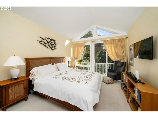 $1,025,000 | 4141 Southwest Washouga Avenue, Portland, OR 97239