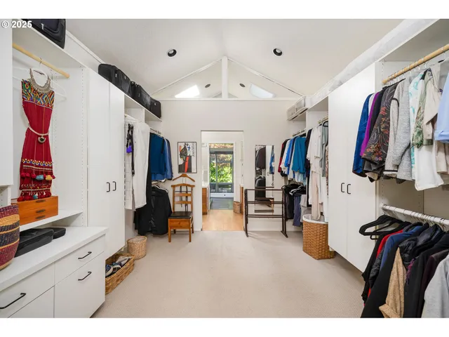 $1,025,000 | 4141 Southwest Washouga Avenue, Portland, OR 97239