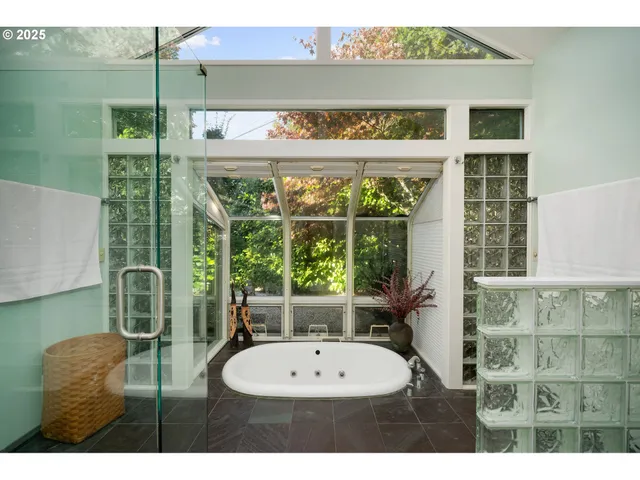 $1,025,000 | 4141 Southwest Washouga Avenue, Portland, OR 97239