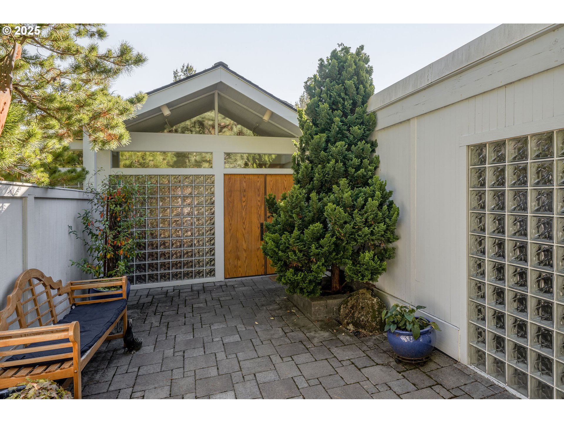 4141 Southwest Washouga Avenue Portland, OR 97239 - Photo 4 of 46