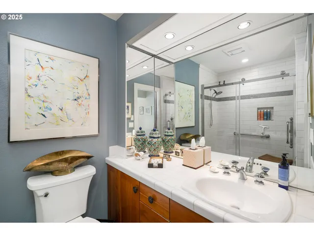 $1,025,000 | 4141 Southwest Washouga Avenue, Portland, OR 97239