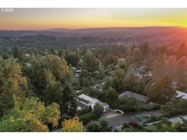 $1,025,000 | 4141 Southwest Washouga Avenue, Portland, OR 97239