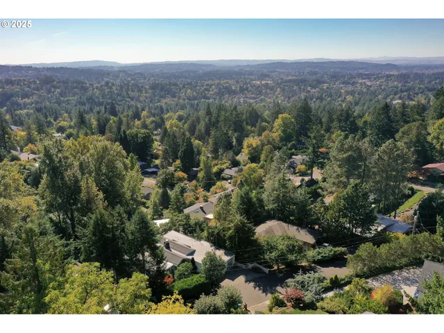 $1,025,000 | 4141 Southwest Washouga Avenue, Portland, OR 97239
