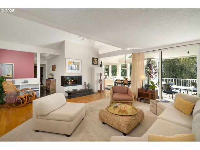 $1,025,000 | 4141 Southwest Washouga Avenue, Portland, OR 97239