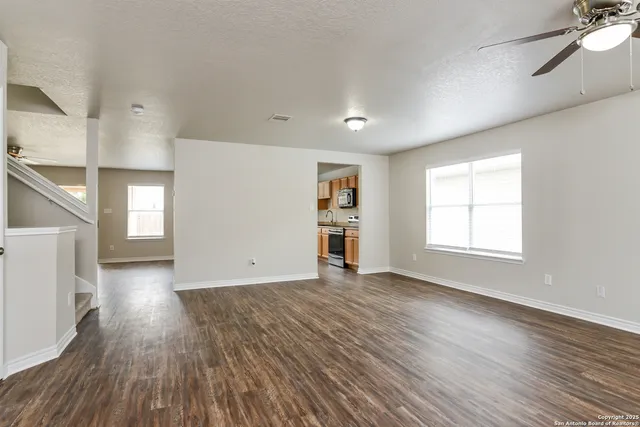 $1,580 | 11335 Saratoga Coach, San Antonio, TX 78254