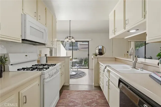 $565,000 | 6227 Randi Avenue, Woodland Hills, CA 91367