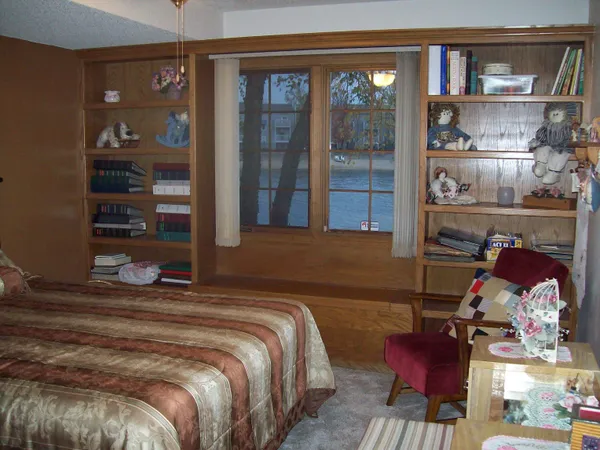 $210,000 | 1066 North Bayshore Drive, Wichita, KS 67212