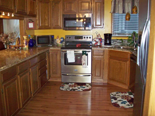 $210,000 | 1066 North Bayshore Drive, Wichita, KS 67212