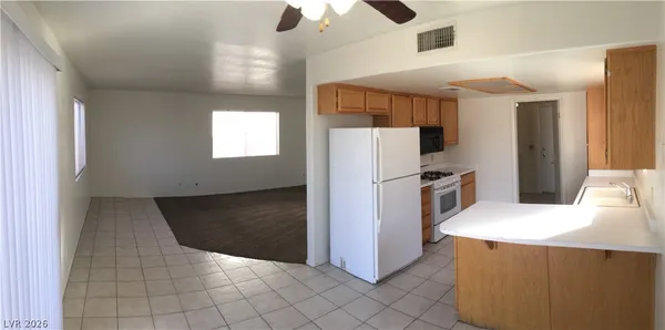 $1,895 | 8144 Hydra Lane, Las Vegas, NV 89128