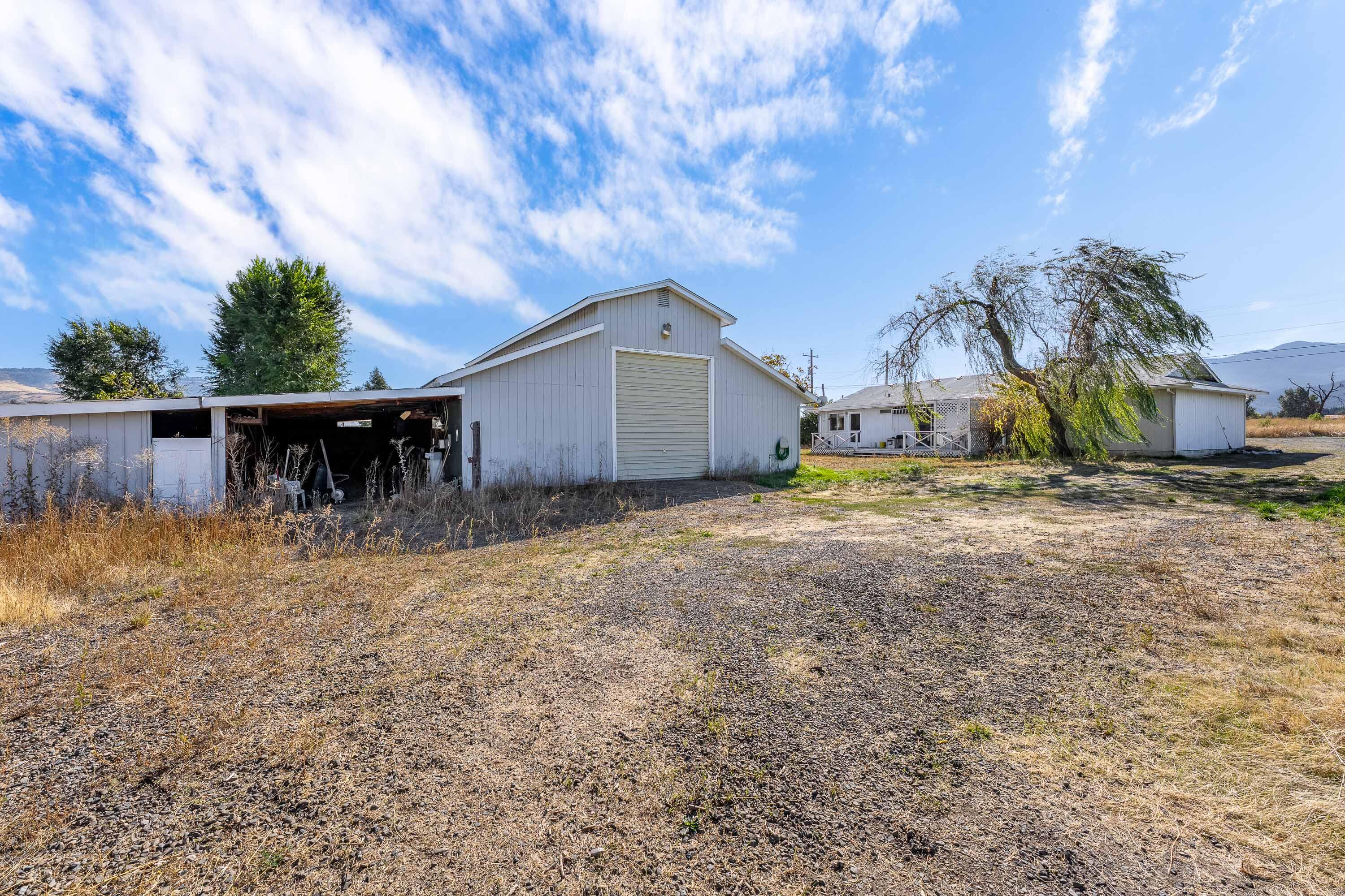 230 Hartley Road Phoenix, OR 97535 - Photo 9 of 38 EXT 2 (7 of 7)