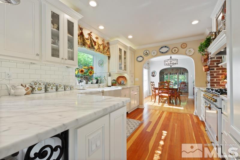 643 Manor Drive Reno, NV 89509 - Photo 14 of 37 a very nice looking room with a large window