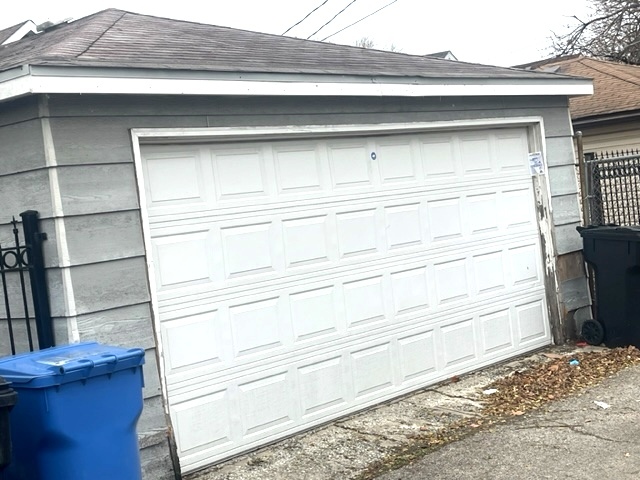 Undisclosed Address Chicago, IL 60639 - Photo 33 of 33 a close view of closet