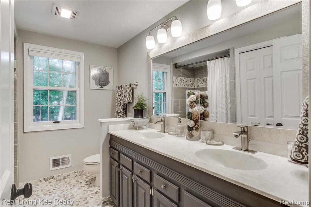 1635 North Kilburn Road Rochester Hills, MI 48306 - Photo 41 of 62
