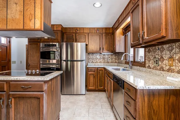 $3,000 | 301 Wolf Rock Road, Exeter, RI 02822