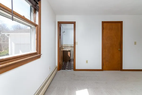 $3,000 | 301 Wolf Rock Road, Exeter, RI 02822