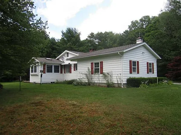 $3,000 | 301 Wolf Rock Road, Exeter, RI 02822