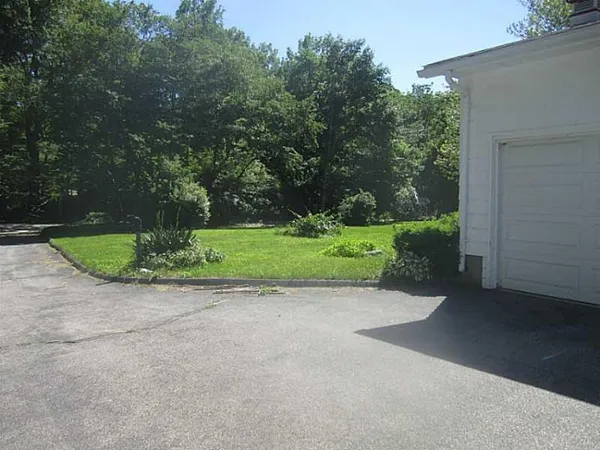 $3,000 | 301 Wolf Rock Road, Exeter, RI 02822