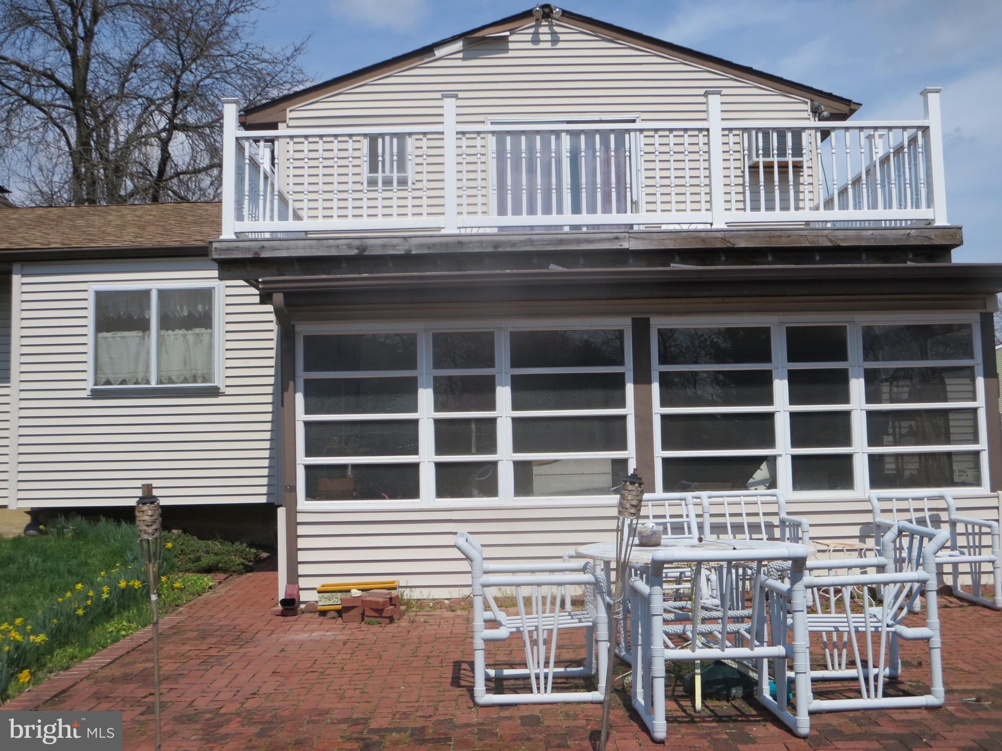 700 Warwick Road Fairless Hills, PA 19030 - Photo 18 of 44 3 Season Room