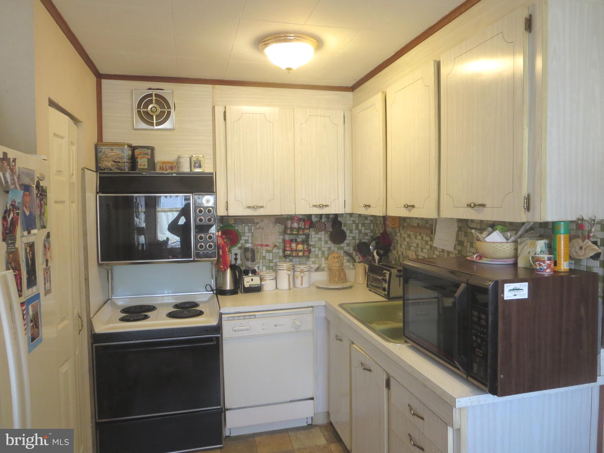 700 Warwick Road Fairless Hills, PA 19030 - Photo 21 of 44 Kitchen