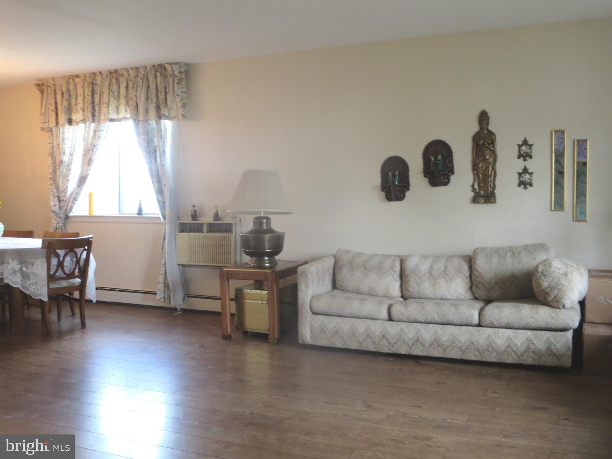 700 Warwick Road Fairless Hills, PA 19030 - Photo 25 of 44 Living Room