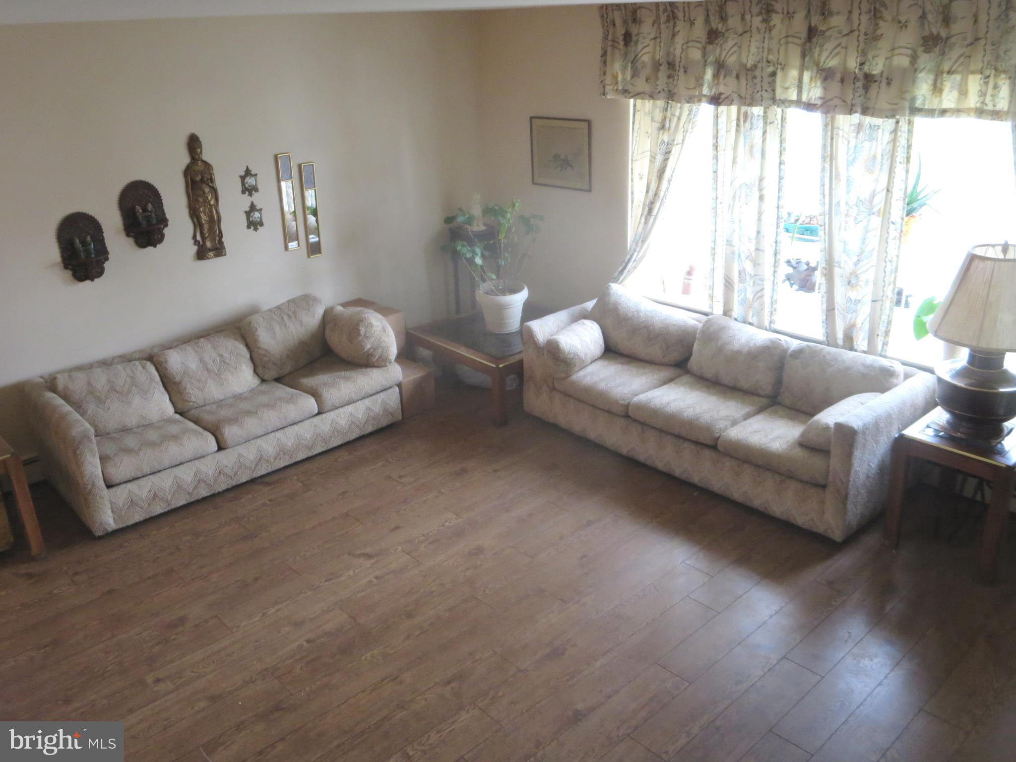 700 Warwick Road Fairless Hills, PA 19030 - Photo 7 of 44 Living Room