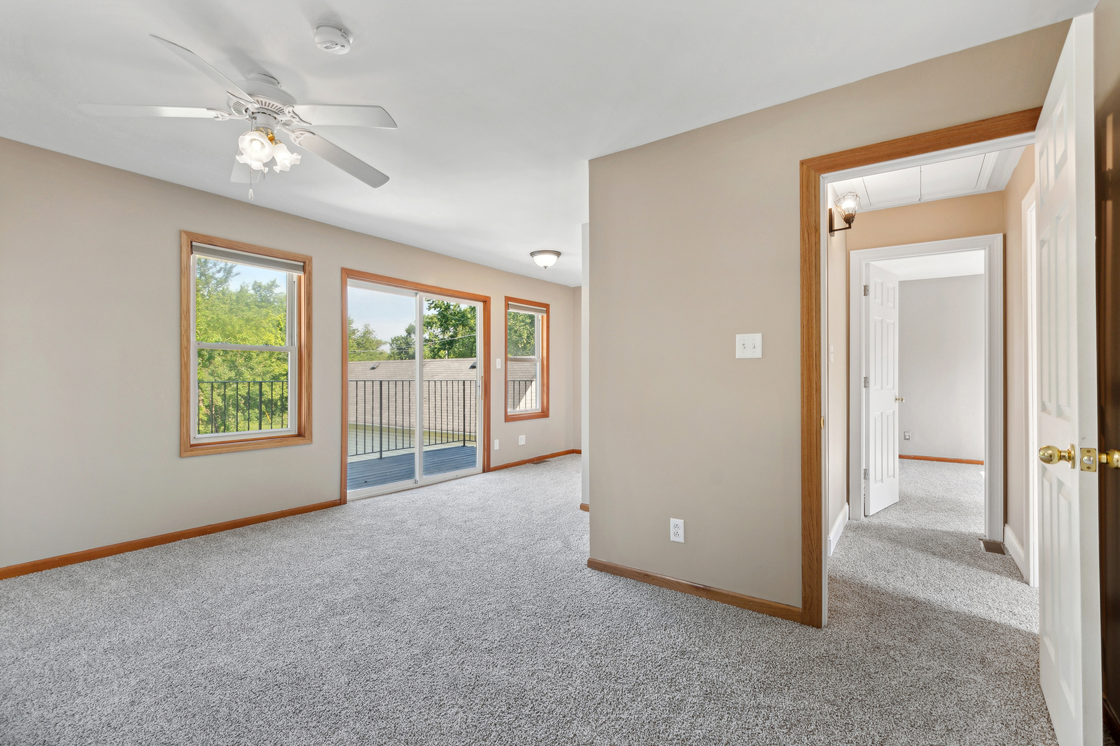 825 South Prairie Road New Lenox, IL 60451 - Photo 20 of 42 an empty room with windows and closet