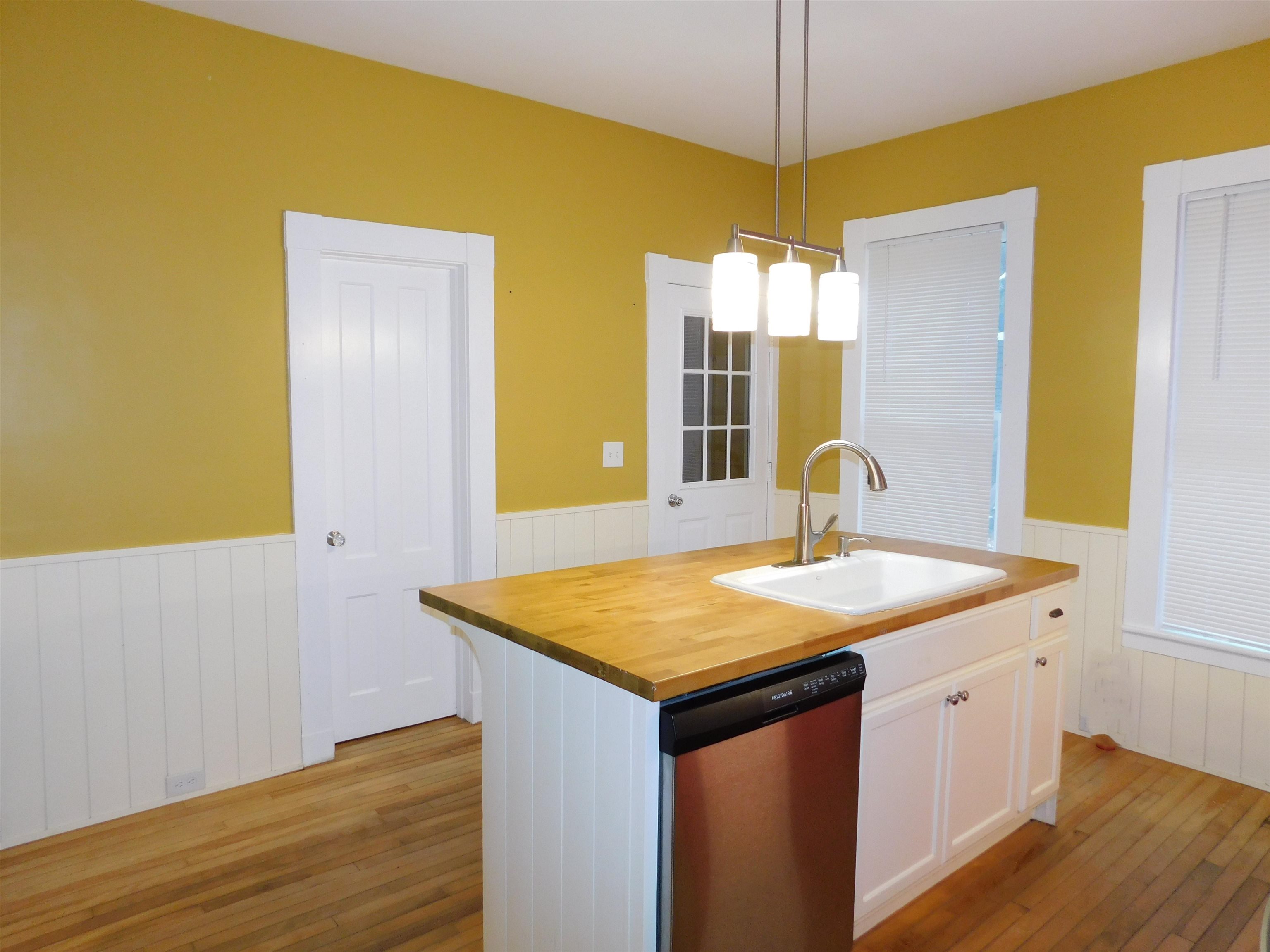46 Kingsley Avenue Rutland, VT 05701 - Photo 12 of 38
