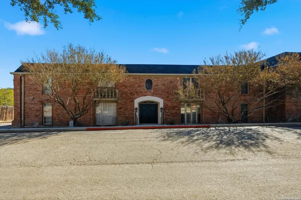 $1,995 | 7500 Callaghan, Unit 337, San Antonio, TX 78229