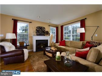 59 Old Cedarbrook Road, Unit 701 Wyncote, PA 19095 - Photo 5 of 12 Family Room